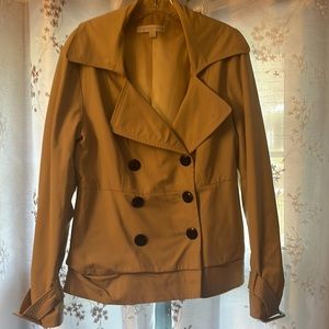 Short, lightweight jacket